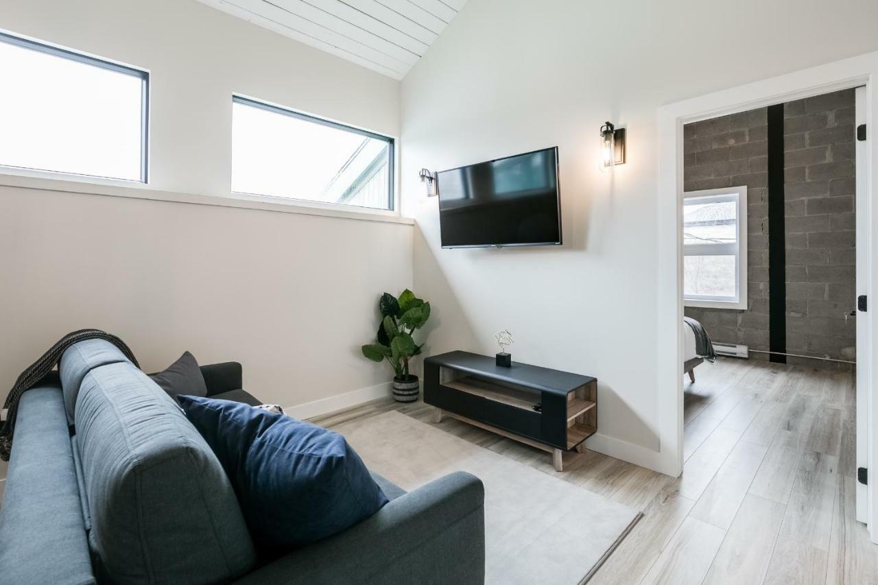 Complexe La Voute By Kasania Condo 203 Laval Exterior photo
